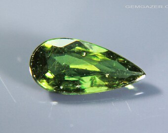 Colour change Garnet, grass-green to red, faceted, Kenya. 0.58 carat.