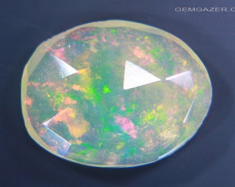 Precious Opal cabochon, Ethiopia. 2.22 carats.