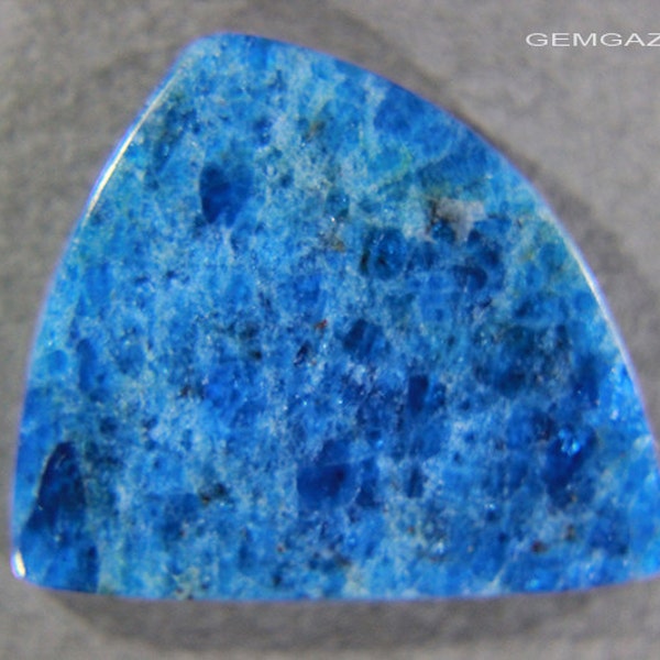 Cabochon en Apatite bleue, Brésil.  25,21 carats.