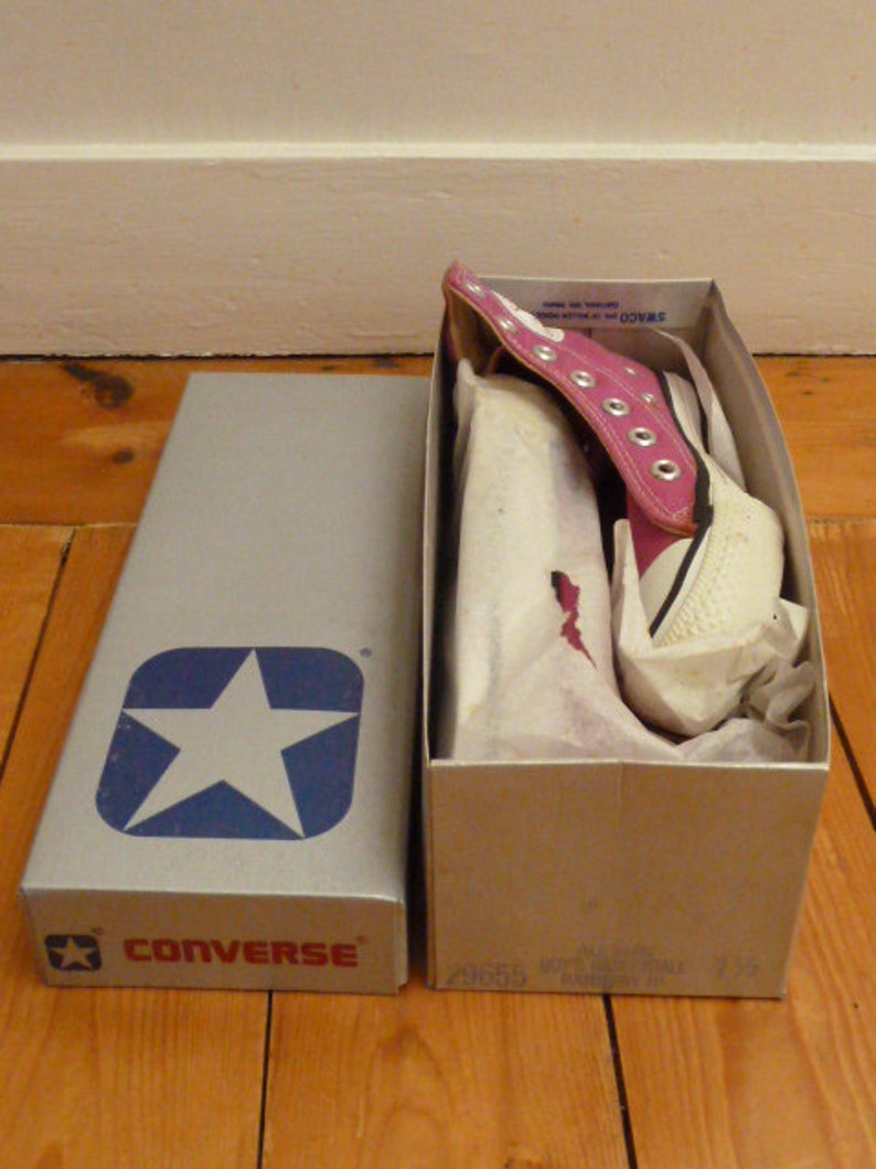 Converse années 1980 vintage, RASPBERRY hi-top, taille US1.5, NOS, deadstock in box image 5