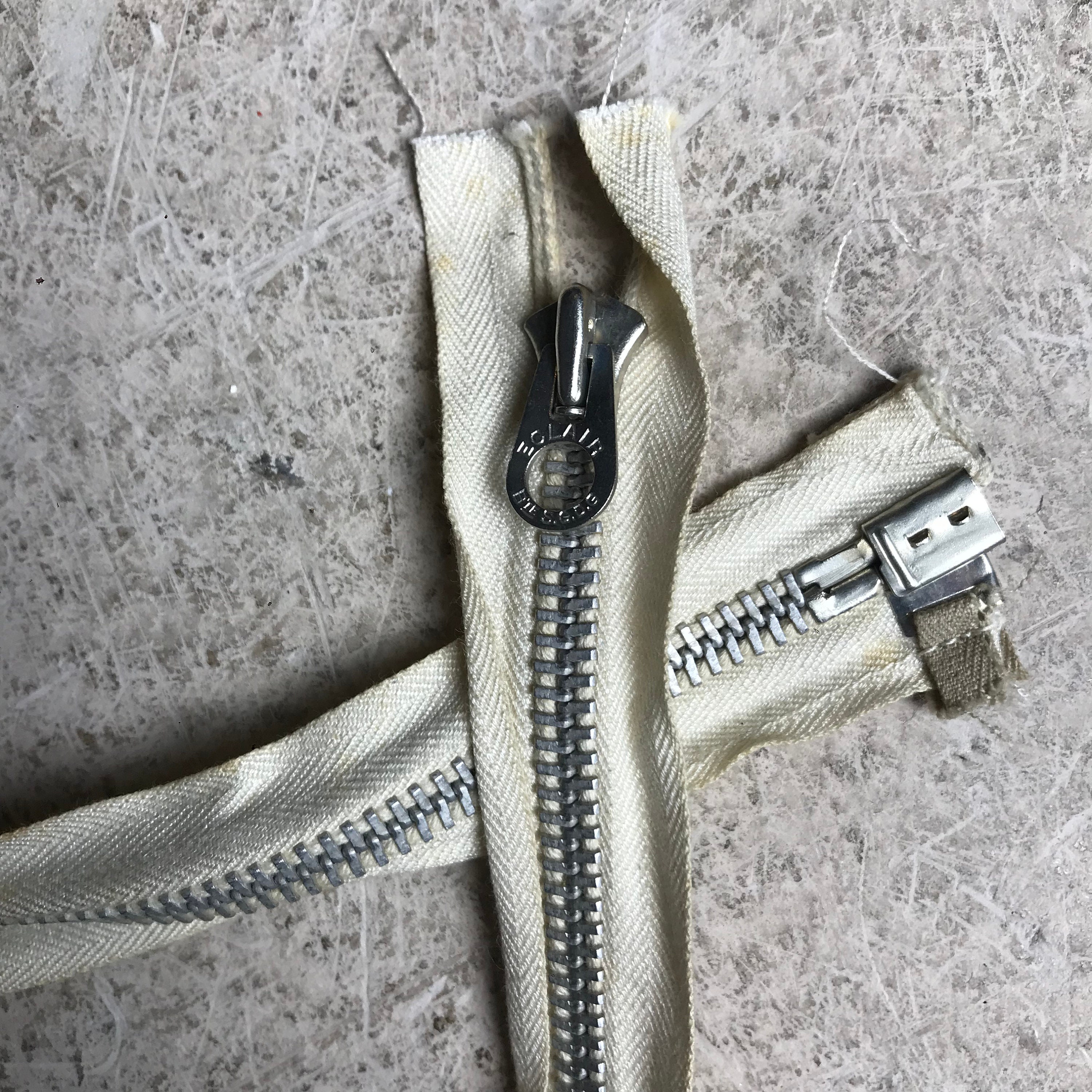 Eclair zippers were used by the French Luggage Company, correct