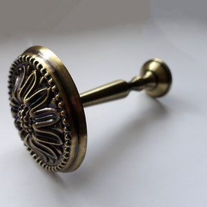 Antique Gold/Brass &#39;Camomile&#39; Metal Curtain Holdbacks – 130mm Tiebacks, Pullbacks, Drapery Holders, Curtain Ties