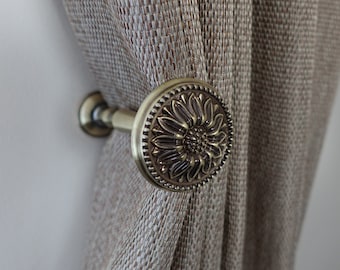 Curtain Tie Back - Antique Brass Flower Curtain Tie Back Hook, Metal Curtain Holdback, Vintage Drapery Tie Back (Set of 1)