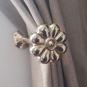 Flower Curtain Minimalist Holdback Housewarming Gift New House Curtain Tieback Wall Decor Metal Floral Wall Decor Holdback Shiny Gold 120mm image 9