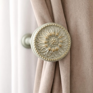 3 Raffhalter für Vorhänge - Vintage Aged Mint Weiß / Alte Elfenbein Blumen Vorhang Raffhalter, Vorhang Raffhalter, Bauernhaus Deko