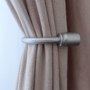 Antique Silver/Chrome &#39;Classic&#39; Metal Curtain Holdbacks – 150mm Tiebacks, Pullbacks, Drapery Holders, Curtain Ties (Pack of 2)