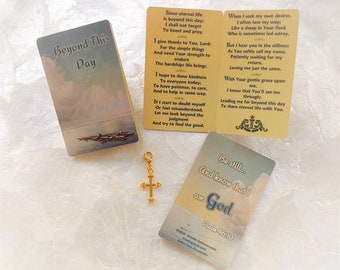 Tarjeta de regalo de oración de la mañana con colgante de cruz chapada en oro