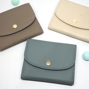 Carteira de couro minimalista - Porta-cartões fino com porta-moedas - Carteira compacta para mulheres - Carteira de cartão dobrável - Presente para ela
