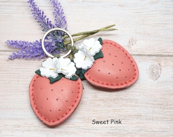 Strawberry Leather Keychain: Personalized Kawaii Fruit Bag Charm