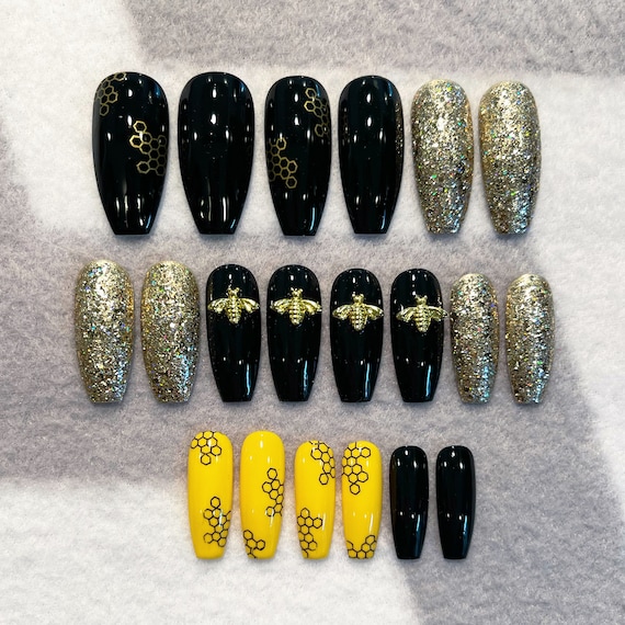 Gold Bee Fake Nails, Faux Nails, Glue on Nails, Bee Nails, Black Nails,  Queen Bee, Press Ons, Yellow Nails, Honeycomb, Nail Charm, Gloss -   Sweden