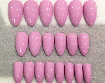 Lilac Fake Nails, Faux Nails, Glue On Nails, Lilac Nails, Purple Nails, Lavender Nails, Press On Nails, Gloss Nails, Matte Nails