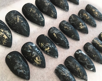 Black Marble Fake Nails, Faux Nails, Black And White Nails, Marble Design, Marble Nails, Stone, Glue On Nails, Black Marble, Gloss, Matte