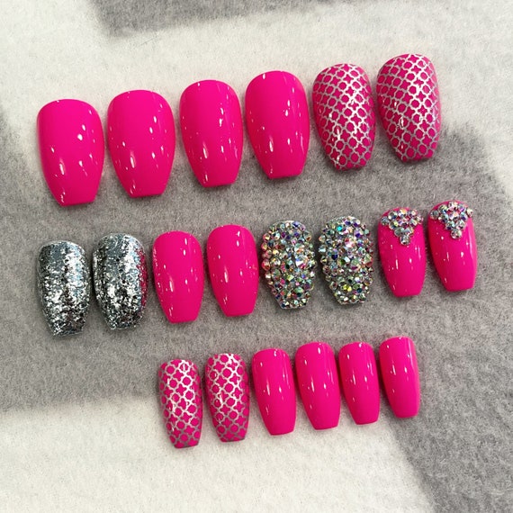 Tips of hot pink nails became cloudy after applying top coat? : r/Nailpolish