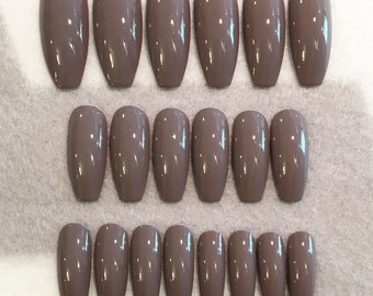 Taupe Fake Nails, Faux Nails, Glue On Nails, Taupe Nails, Gray, Brown, Dusty Brown, Neutral Nails, Press On Nails, Gloss Nails, Matte Nails