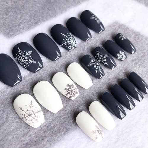 Gray Snowflake Fake Nails Faux Nails Glue on Nails Dark Etsy