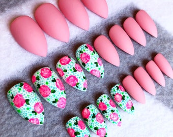 Pink Floral Fake Nails, Faux Nails, Glue On Nails, Pink Nails, White Nails, Floral Accents, Romantic Nails, Press On Nails, Gloss, Matte