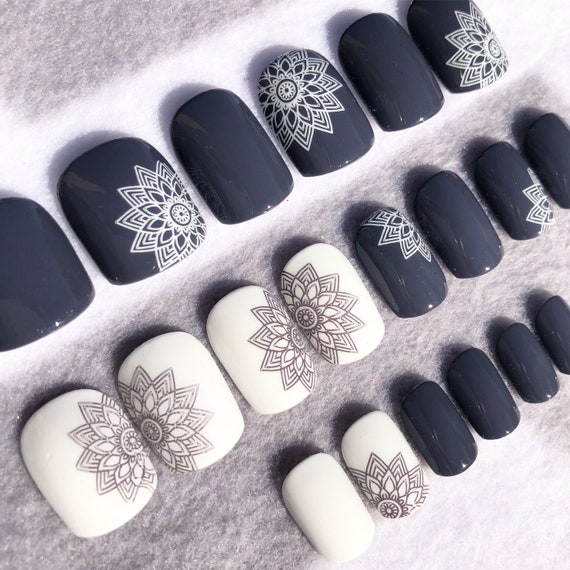 55+ Beautiful Gray Nails Perfect for Winter | Gray nails, Grey nail designs,  Fashion nails
