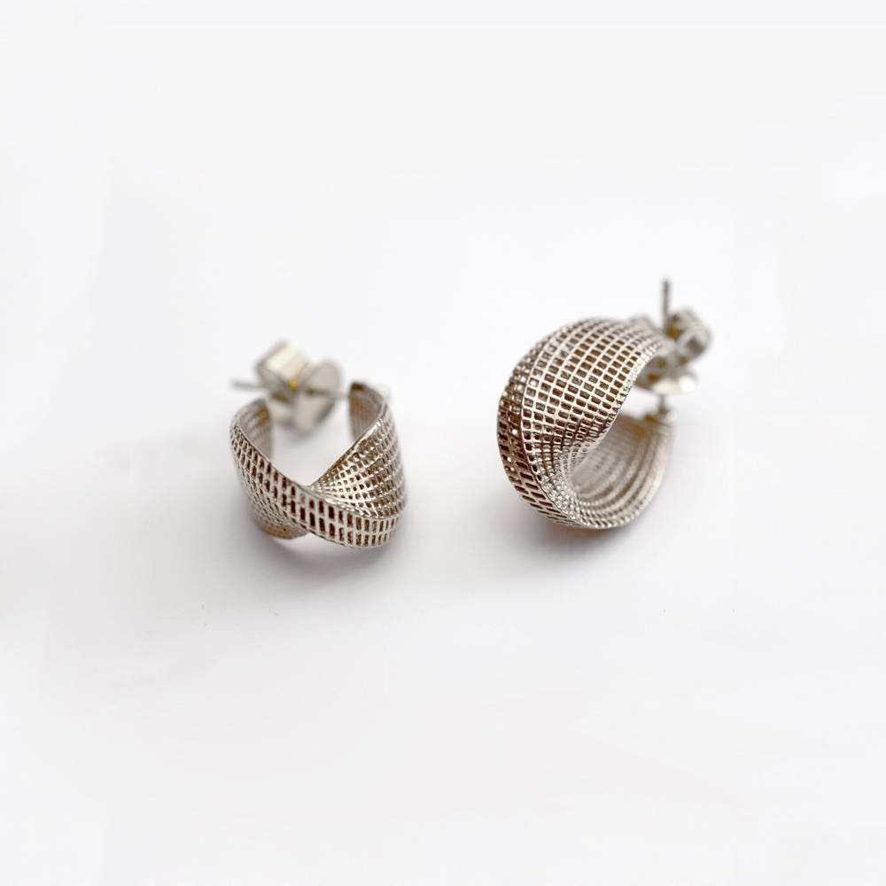 ピアス Louise Sterling Silver figure stud earring Louise Sterling Silver figure stud earring