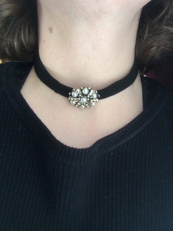 black jewel choker