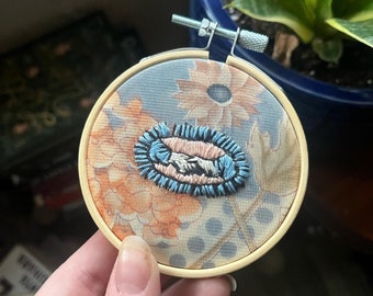 XSmall Holding Hands Embroidery Hoop