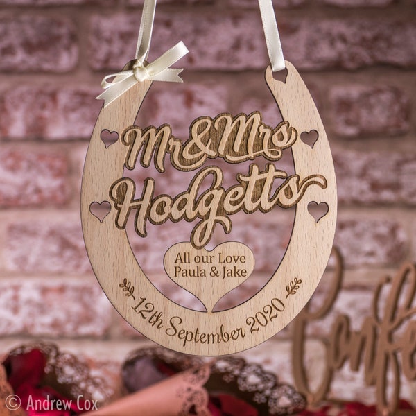 Personalised Mr and Mrs Wooden Wedding Horse Shoe Keepsake | Good Luck Bridal Gift | Rustic Horseshoe | Add Your Own Message | Gift | PMM