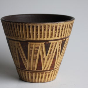 Vintage 1960s German pottery planter / plant pot,  hand carved sgraffito design