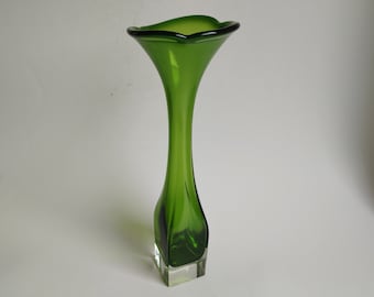 Glasbruk Aseda - Bo Borgstrom Vase 32,5 cm, grünes Glas, 1960er Jahre skandinavisches Glas