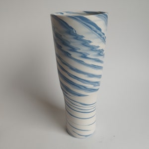 British Studio pottery tall porcelain / stoneware vase 26 cm, swirl blue bands
