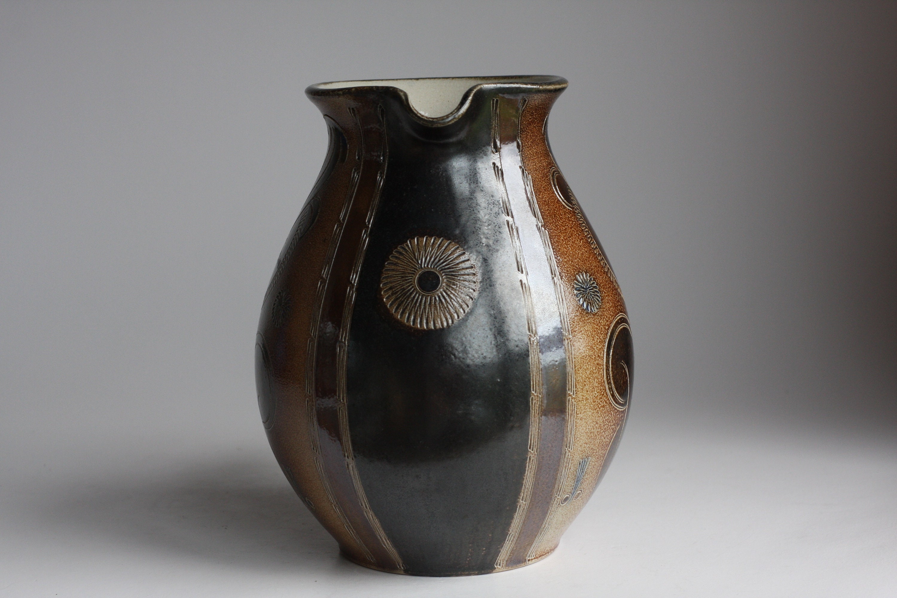 Keramik sgraffito jug vase German pottery Mid Century 1970s Wim MÜHLENDYCK 1905-1986