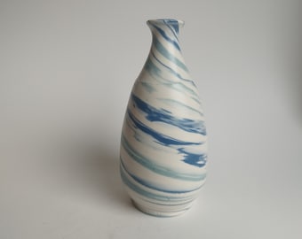 British Studio Pottery porselein/steengoed vaas, wervelende blauwe turquoise band