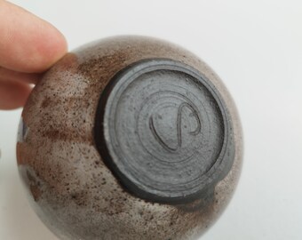 1970 年代のヴィンテージドイツスタジオ陶器の小さな花瓶、S のサイン