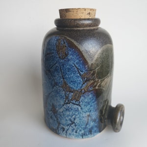 DIANA WORTHY jar / barrel  for Crich pottery, floral pattern, vintage 1970s British pottery