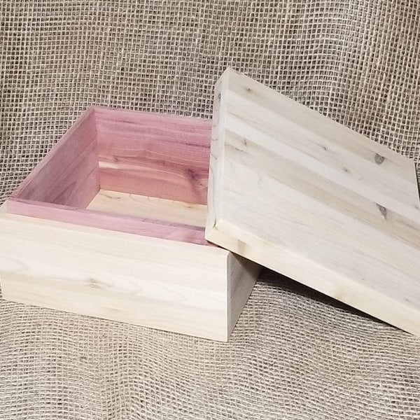 7 x 7 x 3 3/4 Cedar box with lid Jewelry box Keepsake box Square Wooden box reclaimed cedar wood Unfinished cedar box Aromatic Cedar Box