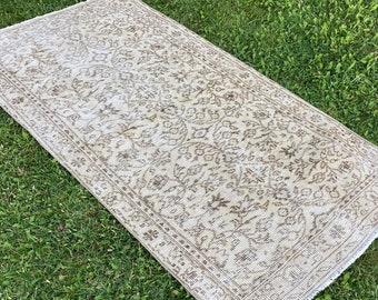 Turkish Rug, Vintage Turkish Rug, Oushak Rug, Pale Turkish Rug, Vintage Oushak Rug, Farmhouse Home Wool Rug, Worn Low Pile Rug, 3'2"x6'1" ft