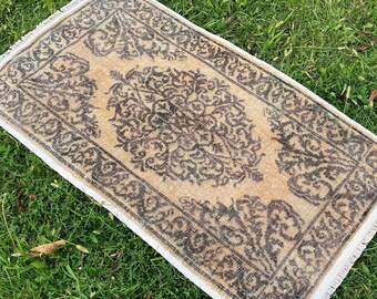 Small Anatolian Rug, Small Vintage Rug, Small Turkish Rug, Small Oushak Rug, 1'77x3' ft, Low Pile Distressed Oushak Rug, Handmade Door Mat