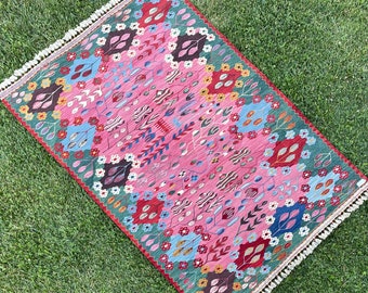 Vintage Rug, Bohemian Rug, Pink Kilim Rug, Pink Rug, Home Decor Rug, Kelim Rug, Decorative Kilim, Oushak Rug, Turkish Rug, 4’x5'8 ft