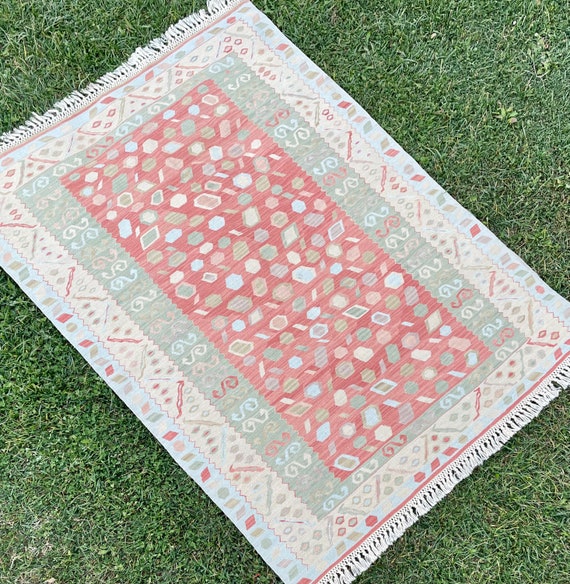 Hand Weaving Pastel Kilim Rug, Wool Oushak Rug, Turkish Area Rug, Pale Color Rug, Persian Rug, Muted Red Green Blue and Beige Rug, 4’1”x5’4”