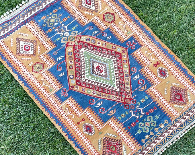 5' x 8'  KILIM RUG