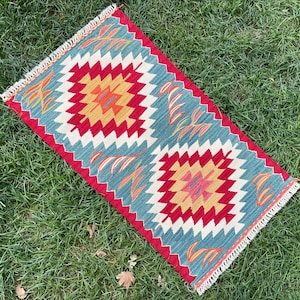 1’6x2’9 Kilim Rug, Green and Red Small Rug, Table Runner, Bathroom Rug, Bath Mat Rug, Small Oushak Rug, Hand Woven Oriental Kilim Carpet