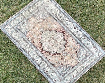 Picture Patterned Small Area Persian Rug, Colorfull Pink White Red Wool Rug, Vintage Rug, Small Rug, Antique Rug, Handmade Rug, 3’ x 4’ ft