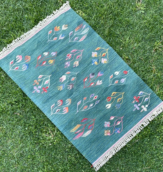 Green Background with Floral pattern Kilim Rug, Handmade Wool Rug, Kilim Rugs, Turkish Area Rug, Accent Oushak Rug, 5’ x 3’3” feet