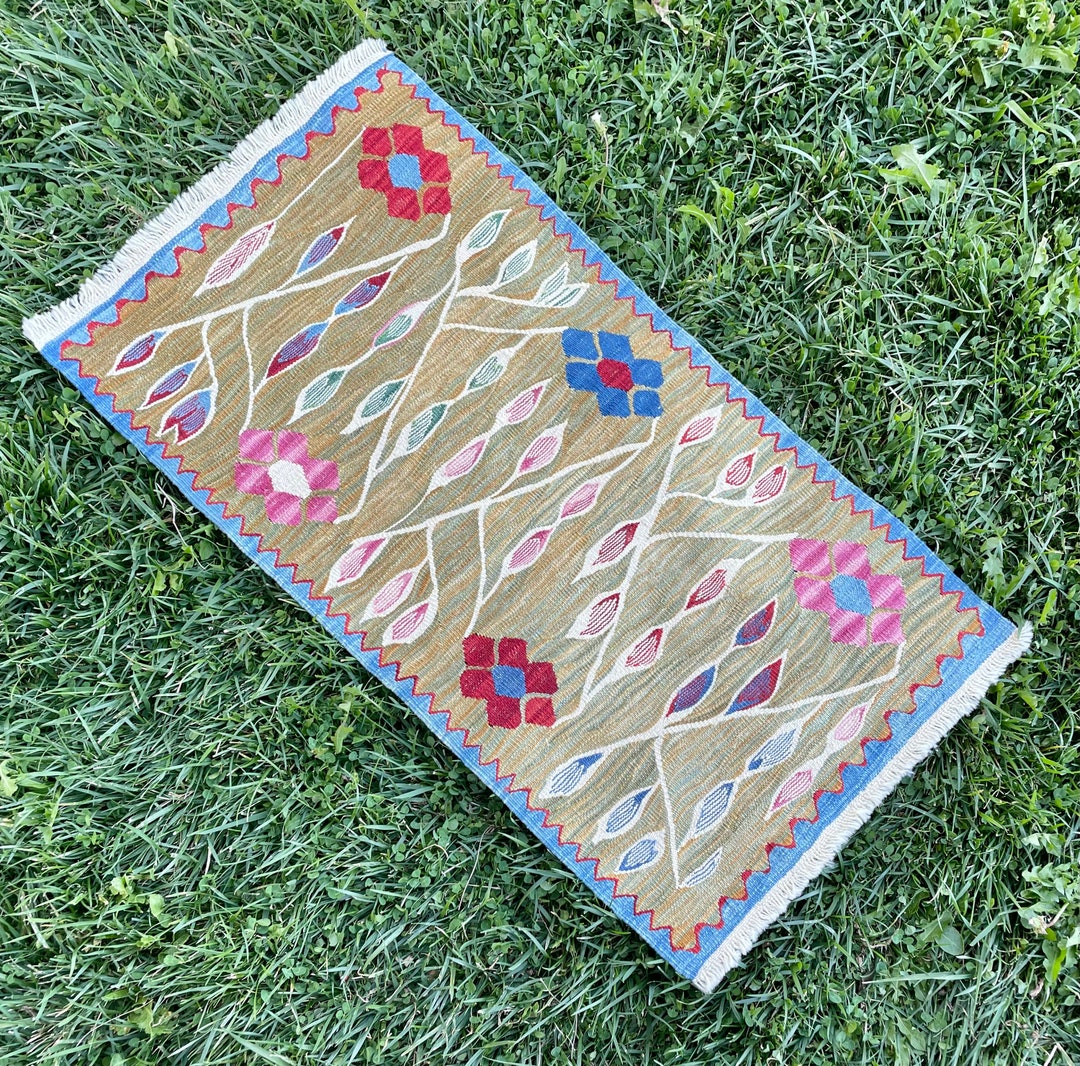 Small Green Runner Rug Flower Pattern Rug Kilim Rug Table - Etsy