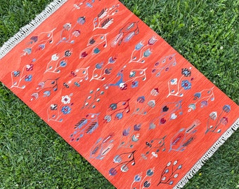 Area Wool Kilim Rug, Hand Woven Rug, Oushak Rug, Vintage Rug, Orange Kilim Rug, Living Room Rug, Boho Rug, Flower Pattern Rug, 4’x6’ feet