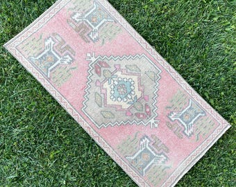 Turkish Wool Small Pink and Green Rug, Vintage Small Rug, Rustic Small Kitchen Rug Mat, Bohemian Small Carpets, Hand Woven Rug, 1’7x3’2 ft