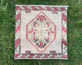 Square Rug, Handmade Small Wool Square Rug,1'6 x 1'6 Square Rug, Square Small Oushak Rug, Small Turkish Square Rug