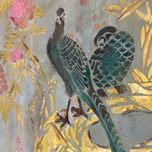 Antique Painted Armoire with Chinoiserie bild 5