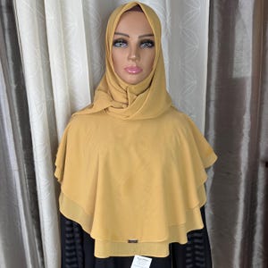 Hayaa Dusty Yellow JULIA Chiffon 2-in-1 Cape Kaftan Khimar mit quadratischem Hijab