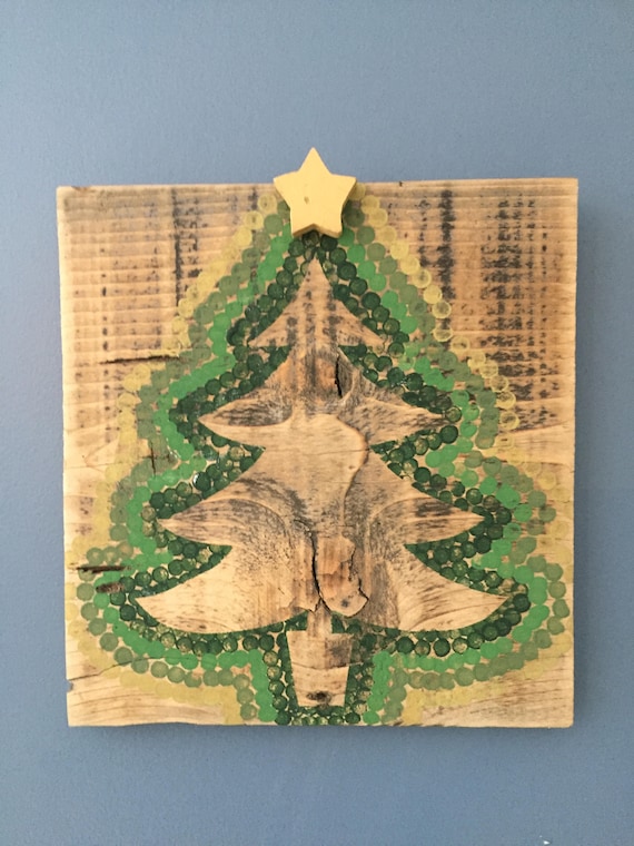 Christmas Tree Wall Decor Rustic Christmas Tree Pallet Wood Christmas Sign Handprinted Christmas Tree