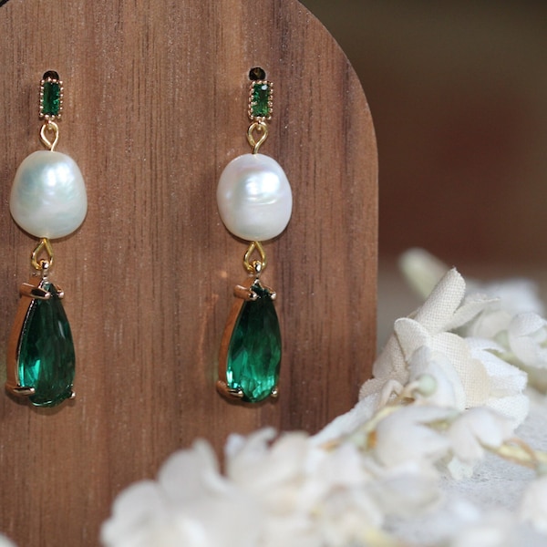 Pendientes de perlas esmeralda, pendientes de novia Art Déco, joyería nupcial de la década de 1920, pendientes de lágrima verde, joyería Art Déco, regalo de novia, Downton