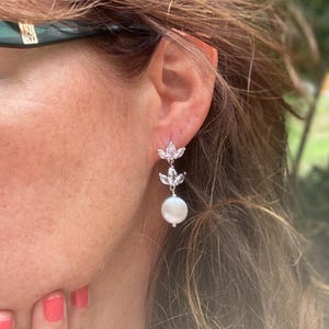Silver Pearl Wedding Earrings, Art Deco Marquise Crystal Earrings, Sparkly Leaf Bridal Earrings, Coquette Bridgerton 1920s Bride Cottagecore